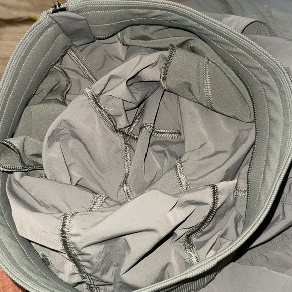 Lululemon Front-Zip Mid-Rise Ruched Crop Size 4 Olive Green Sexy Army Brat Pants - Picture 15 of 15